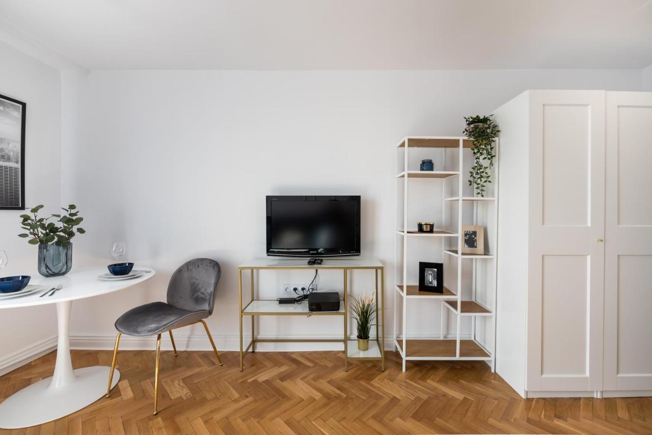 Apartamento Metro Dworzec Gdanski Elegant Studio Varsovia Exterior foto
